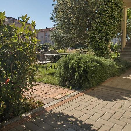 Apartments Joseph And Mary Trogir Exterior foto