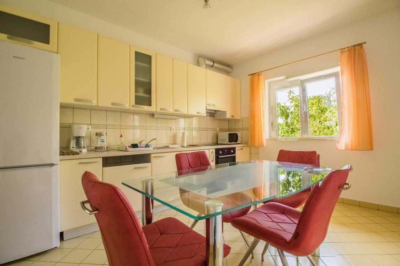 Apartments Joseph And Mary Trogir Exterior foto
