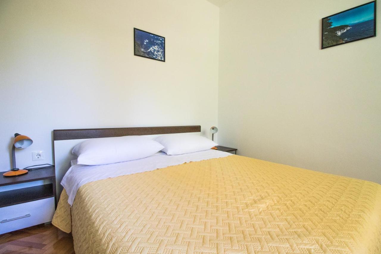 Apartments Joseph And Mary Trogir Exterior foto