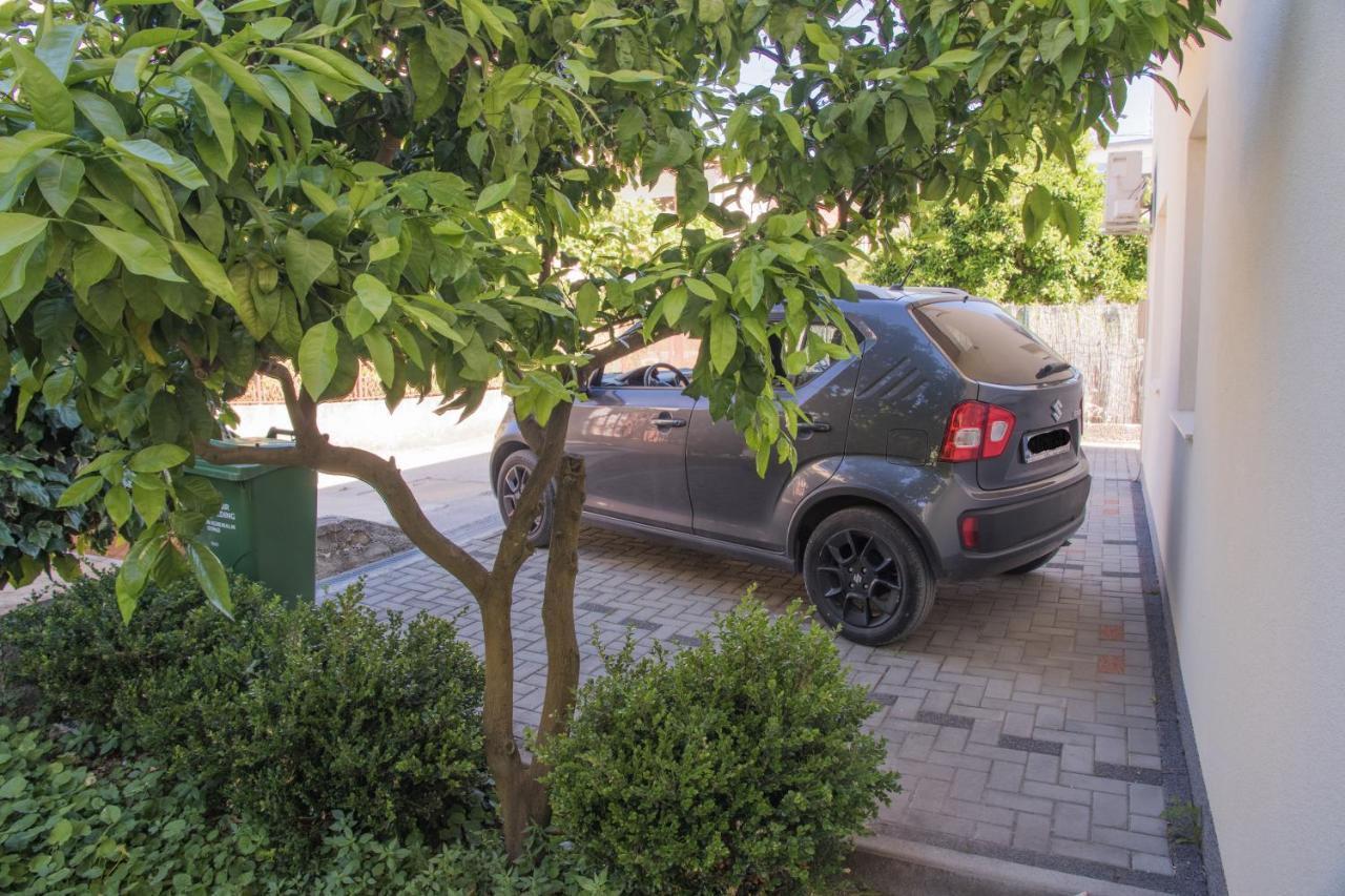Apartments Joseph And Mary Trogir Exterior foto