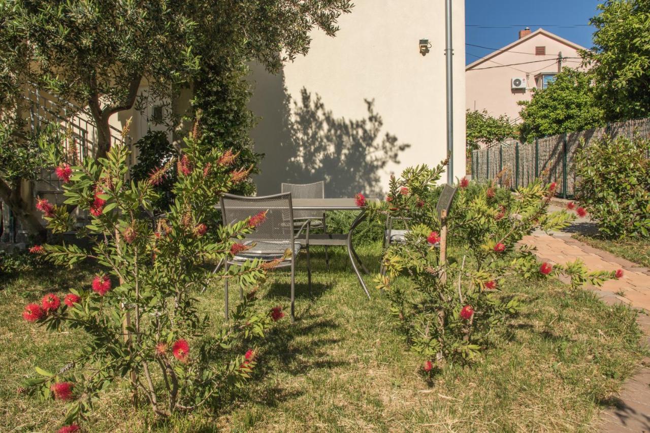 Apartments Joseph And Mary Trogir Exterior foto
